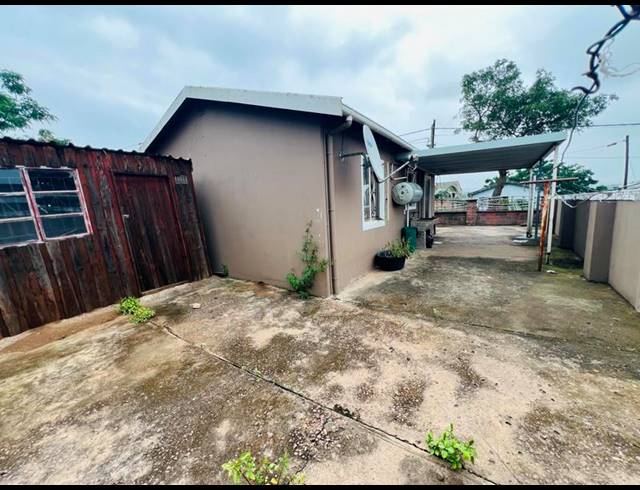 2 BEDROOM HOUSE FOR SALE IN NEWLANDS EAST